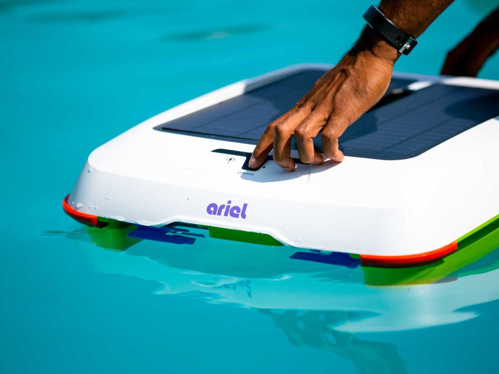 Ariel - Robotic Solar Pool Skimmer by Solar-Breeze | Solar Us Shop